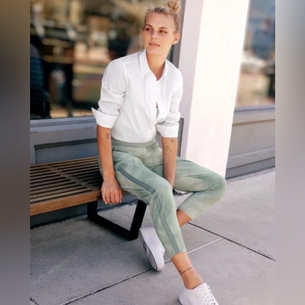 ATHLETA Nolita Slim Tapered
Printed Crop Pant 2P Denali Grey Green